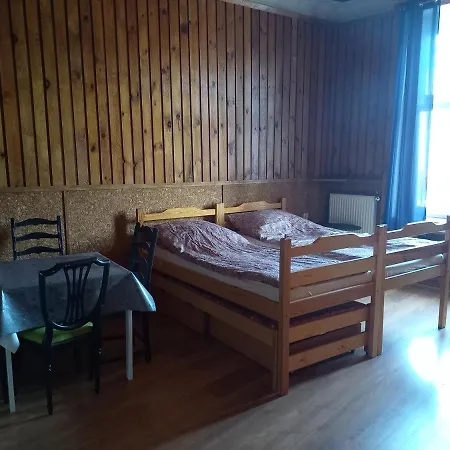 Pokoj 4 Osobowy W Centrum Gdanska Z Aneksem Kuchennym To Let * Gdansk